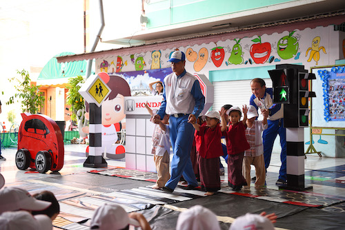 ฮอนด้าสานต่อโครงการ “Honda Road Safety for Kids” มุ่งปลูกฝังความปลอดภัยและวินัยจราจรให้กับเยาวชน พร้อมวางรากฐานสู่ถนนปลอดอุบัติเหตุในอนาคต 
